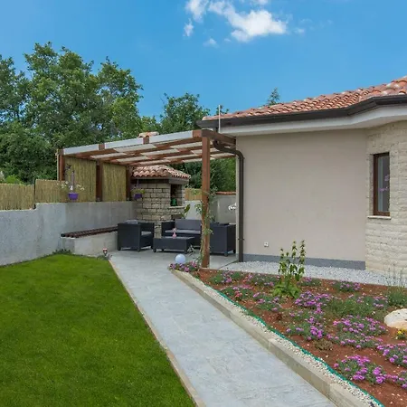 Casa Blanca Villa *